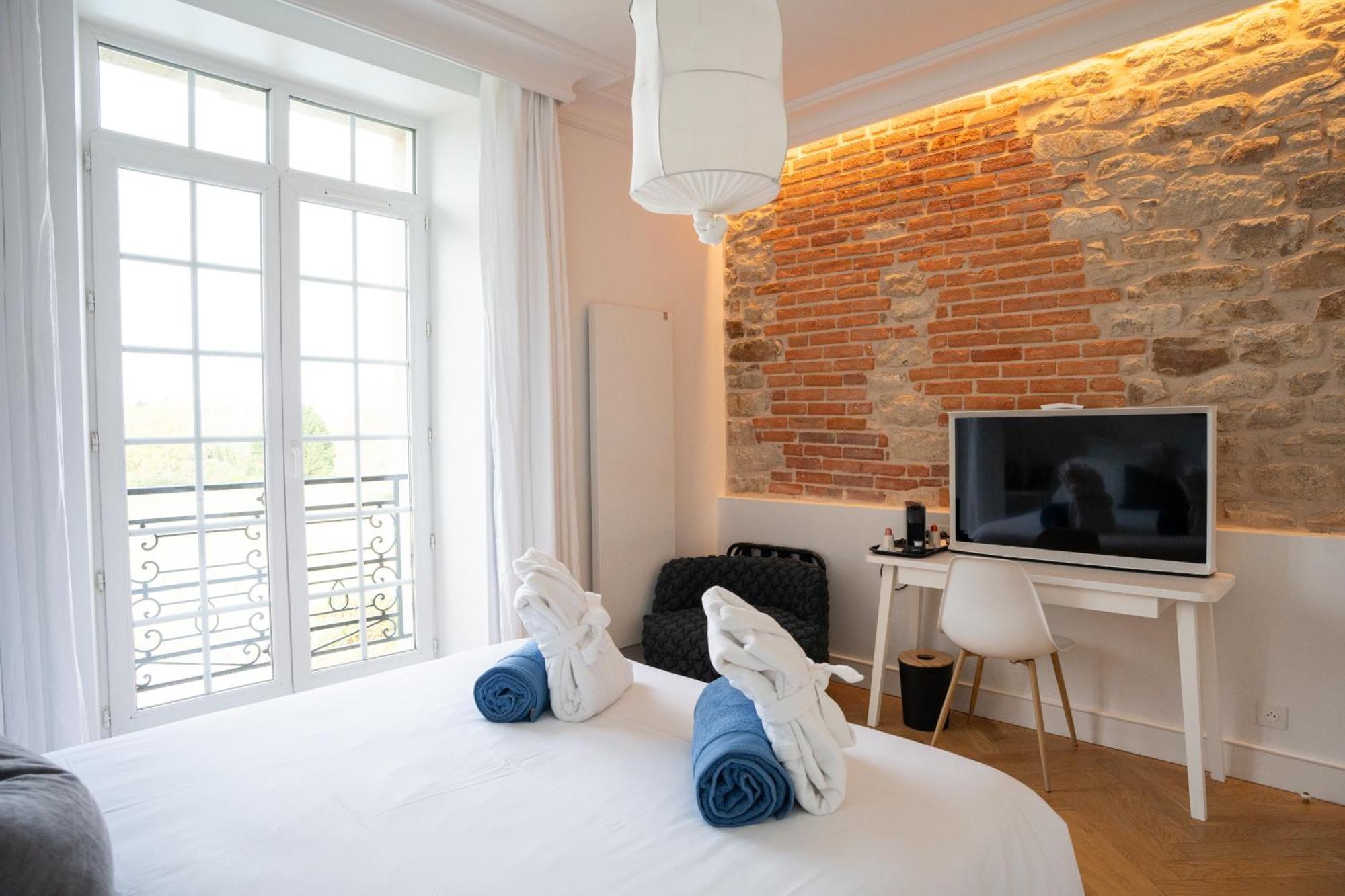 Les Garennes - Hotel Spa 브노데 외부 사진