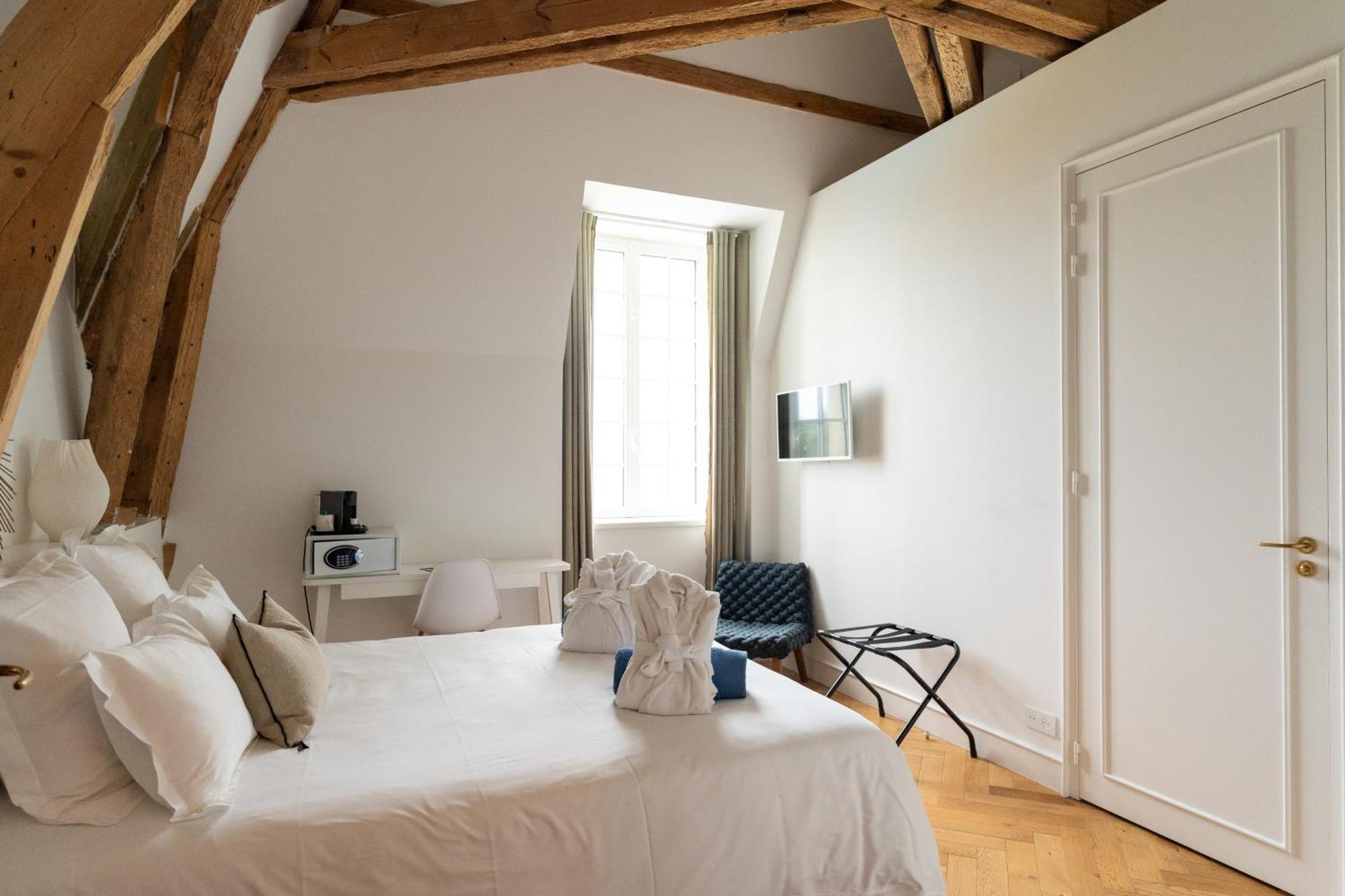 Les Garennes - Hotel Spa 브노데 외부 사진