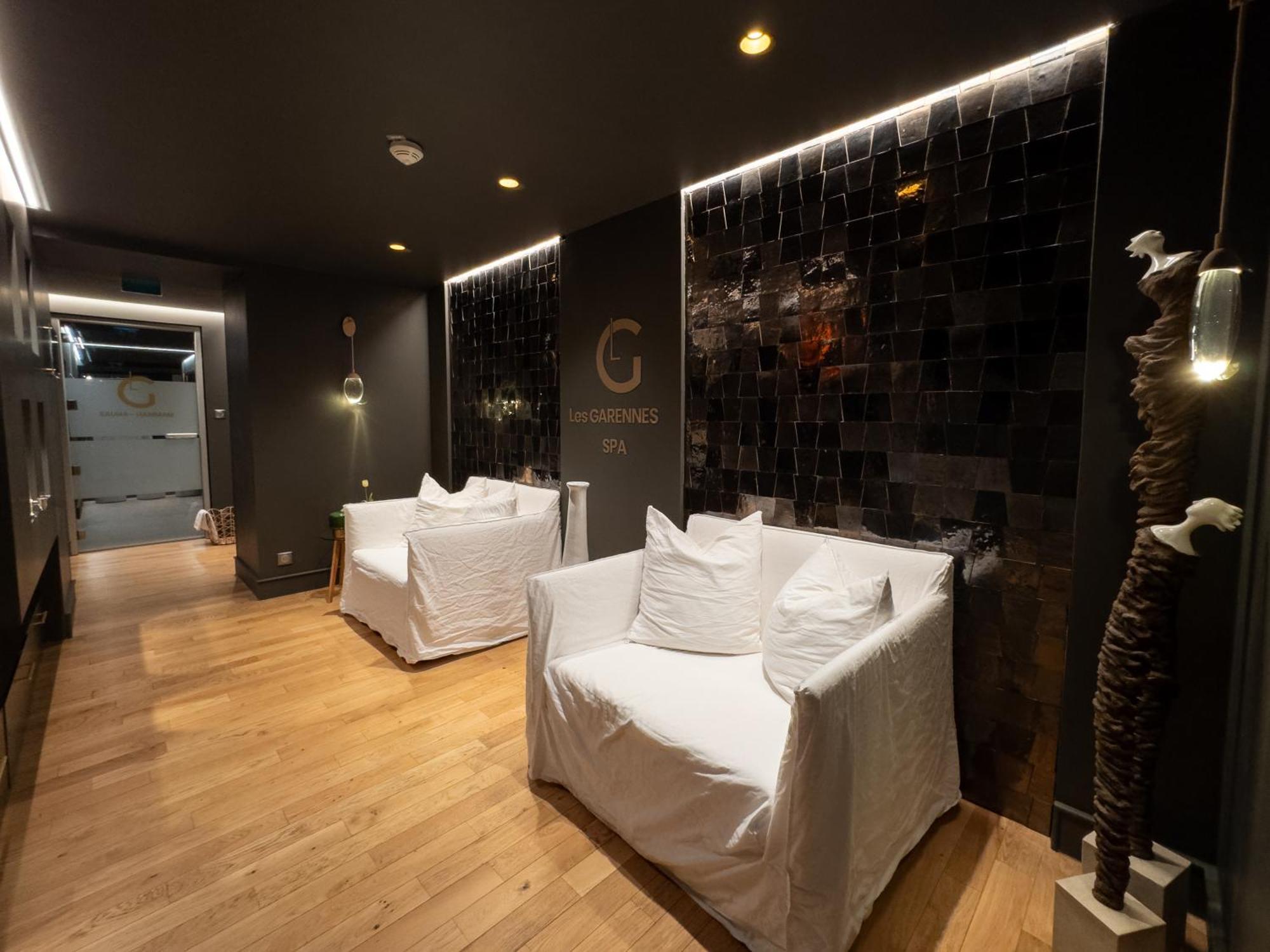 Les Garennes - Hotel Spa 브노데 외부 사진